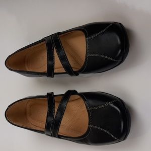 NATURALIZER Forsure flats